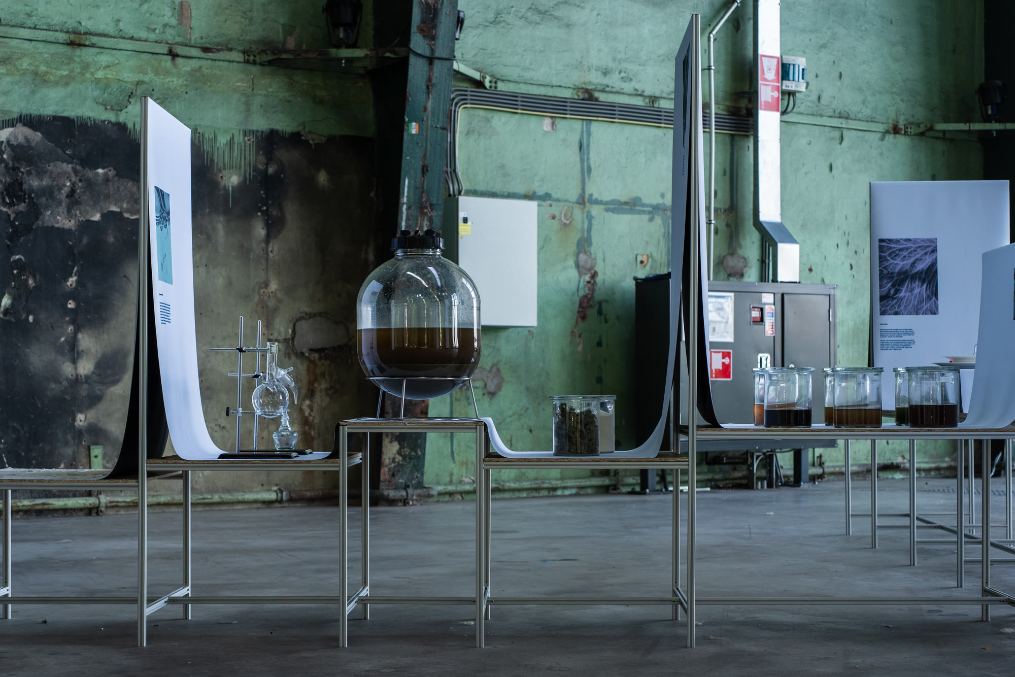 Resource stream display with fermentation vessel